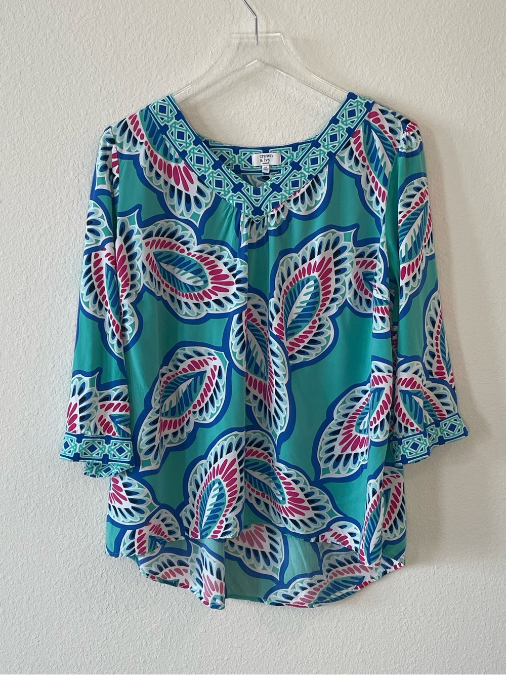 Crown & Ivy Teal Tropical Leaf Print Top